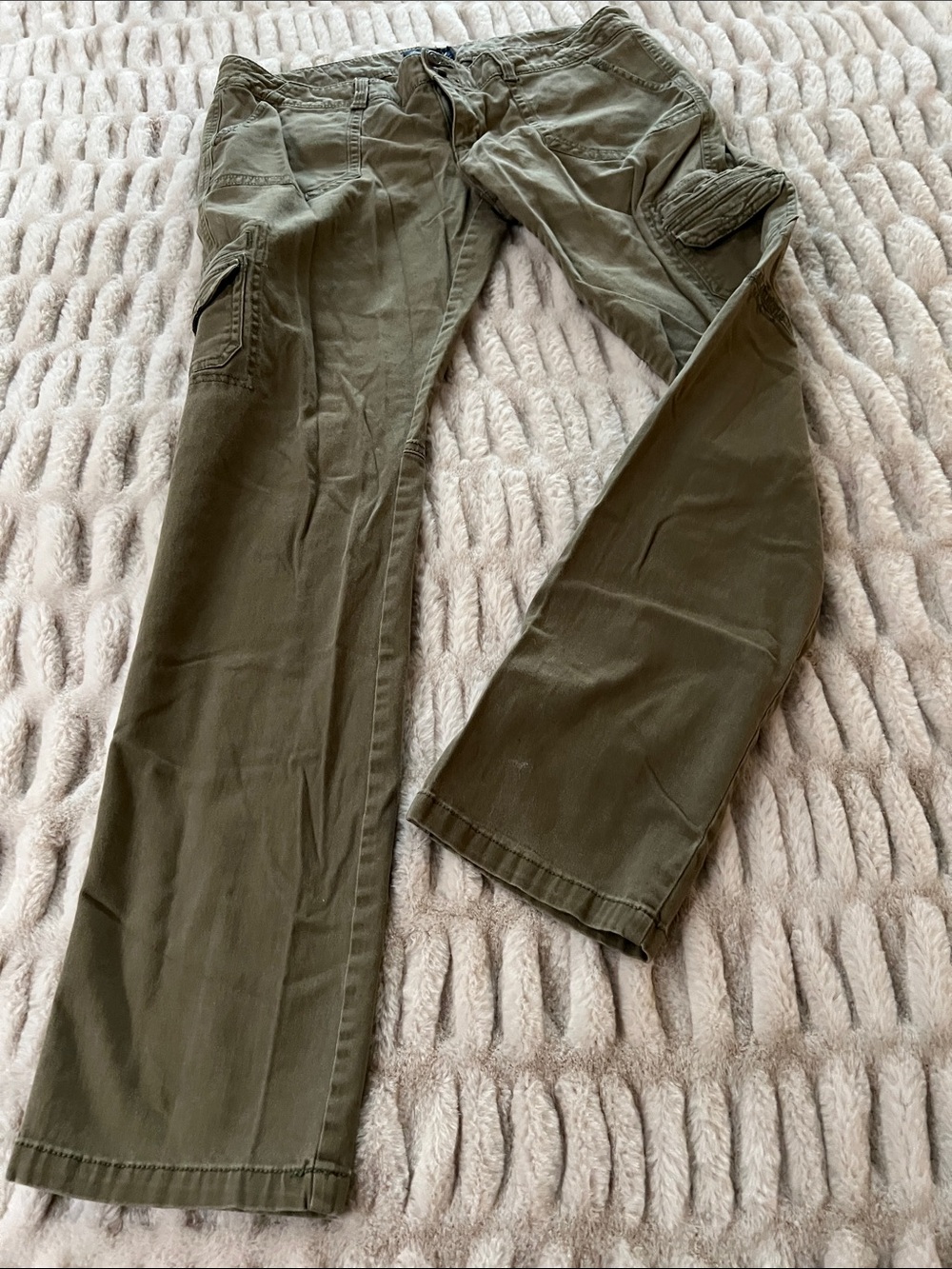 American Eagle Outfitters Straight-Leg Cargo Pants in Olive